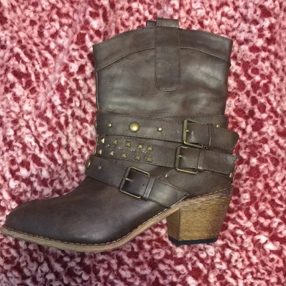 🍒Charlotte Russe Boots